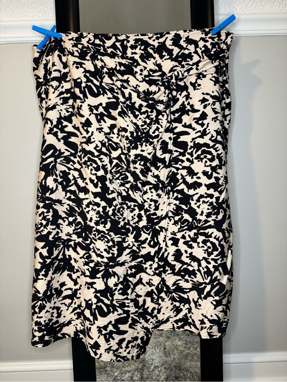 Ava & Viv Plus Size Black and Cream Floral-Print Wrap Skirt 2x